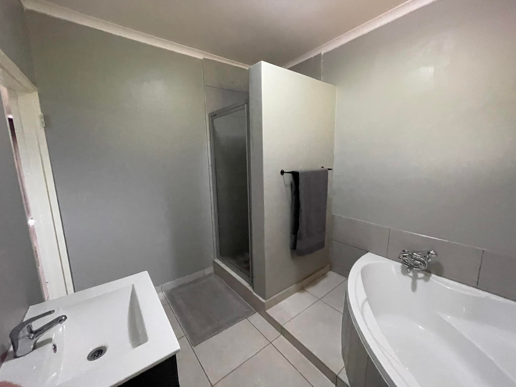 Deluxe Queen EN-Suite